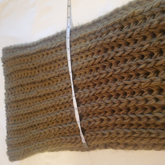 Chunky Army Green Knit Infinity Scarf - Picture 5 of 6